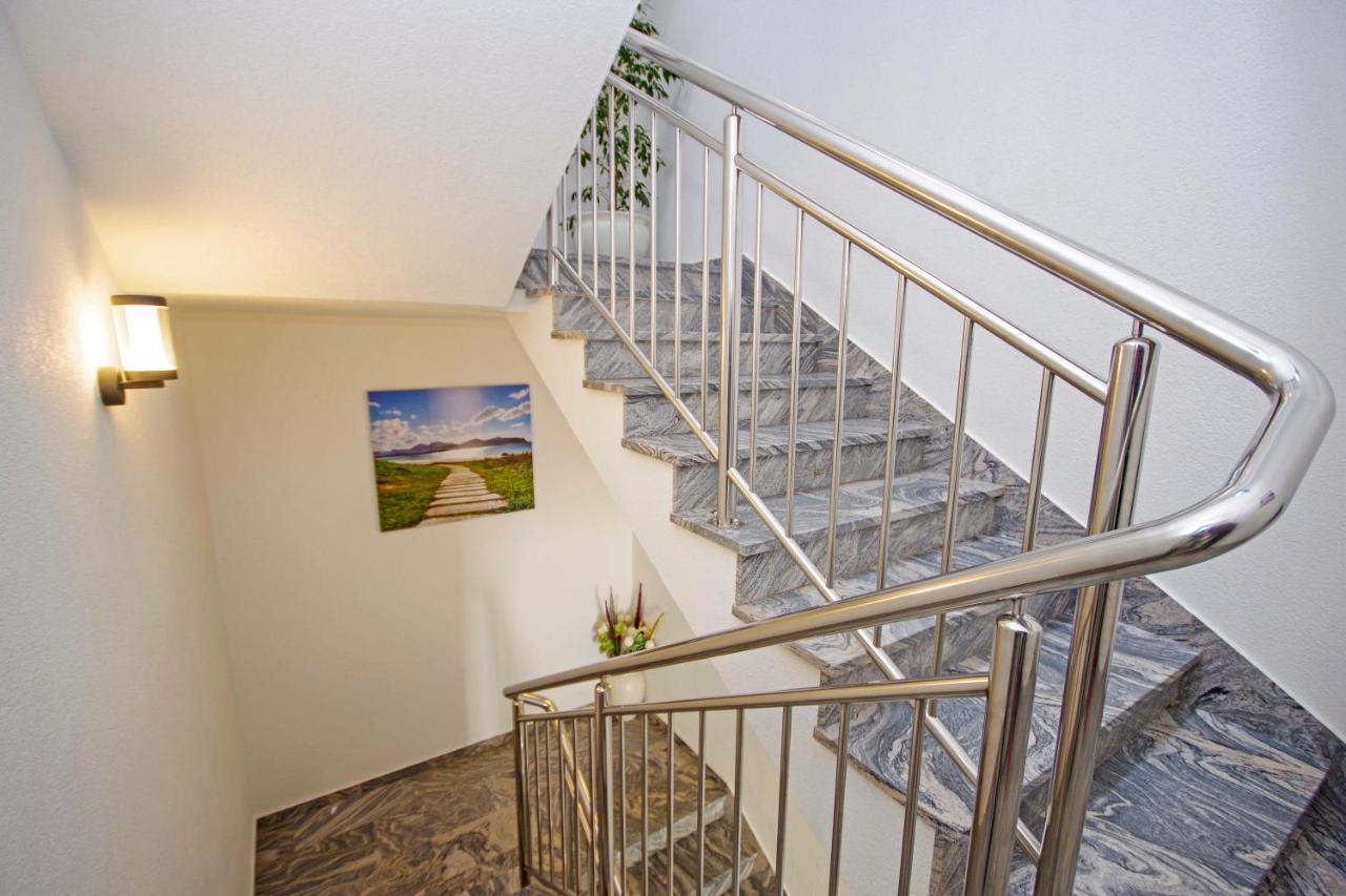 Apartment Emma Podstrana