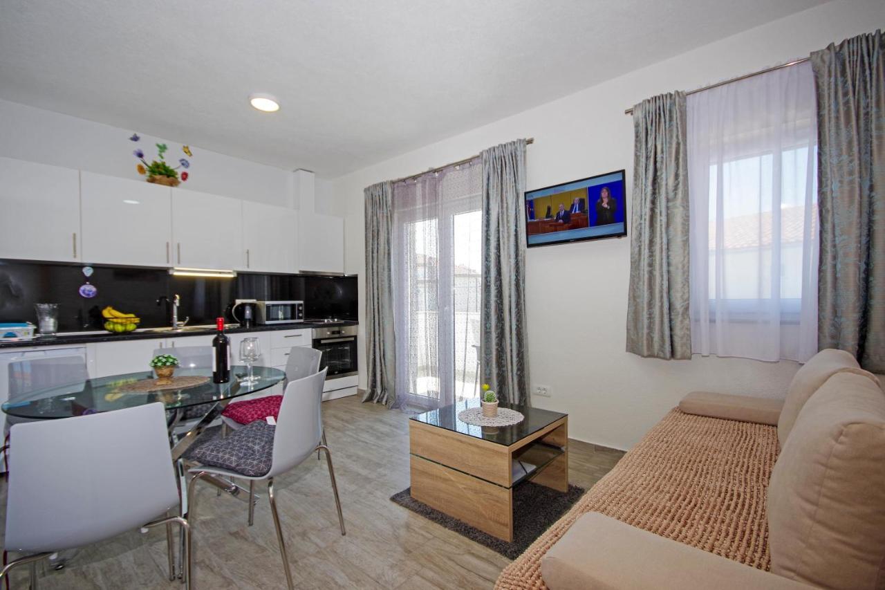 Apartment Emma Podstrana